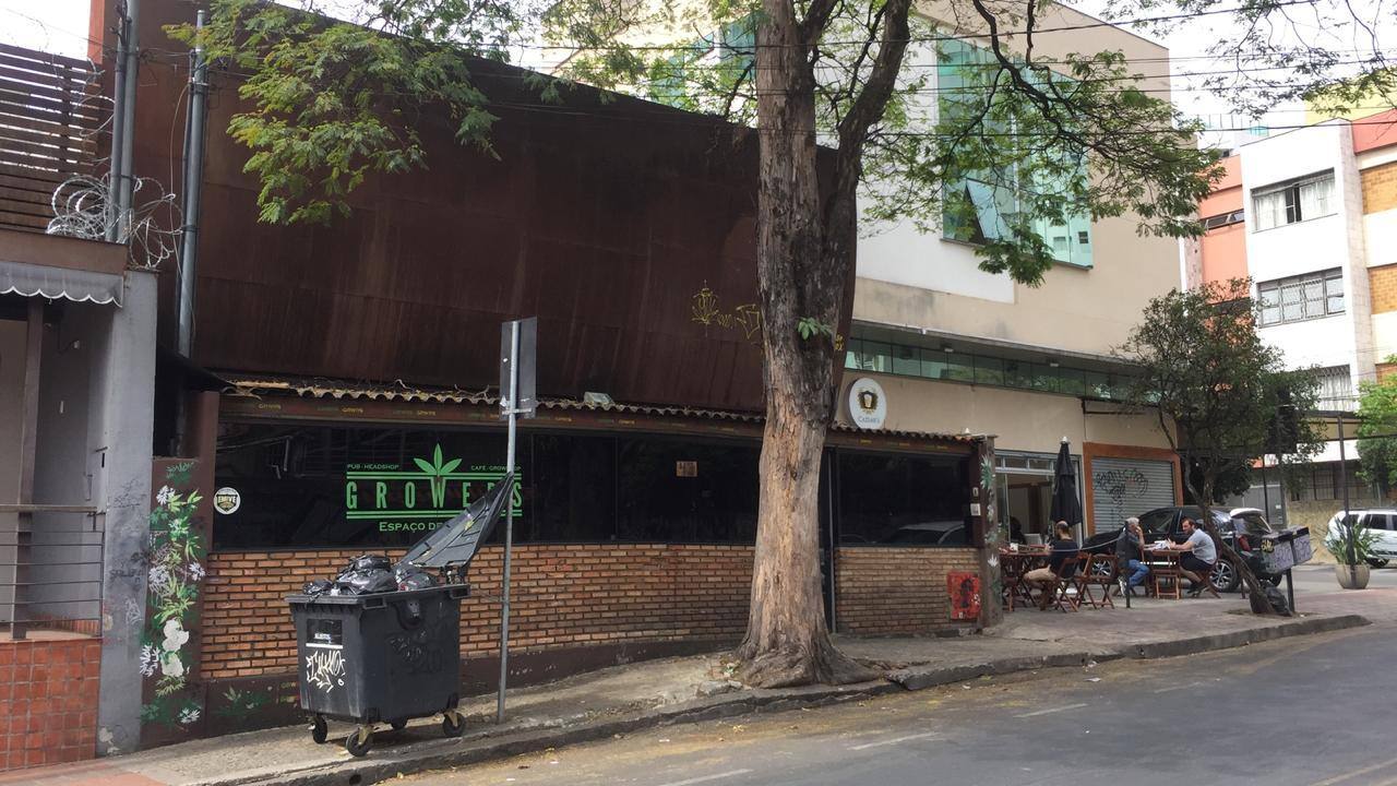 Tabacaria estava fechada há meses, segundo os vizinhos