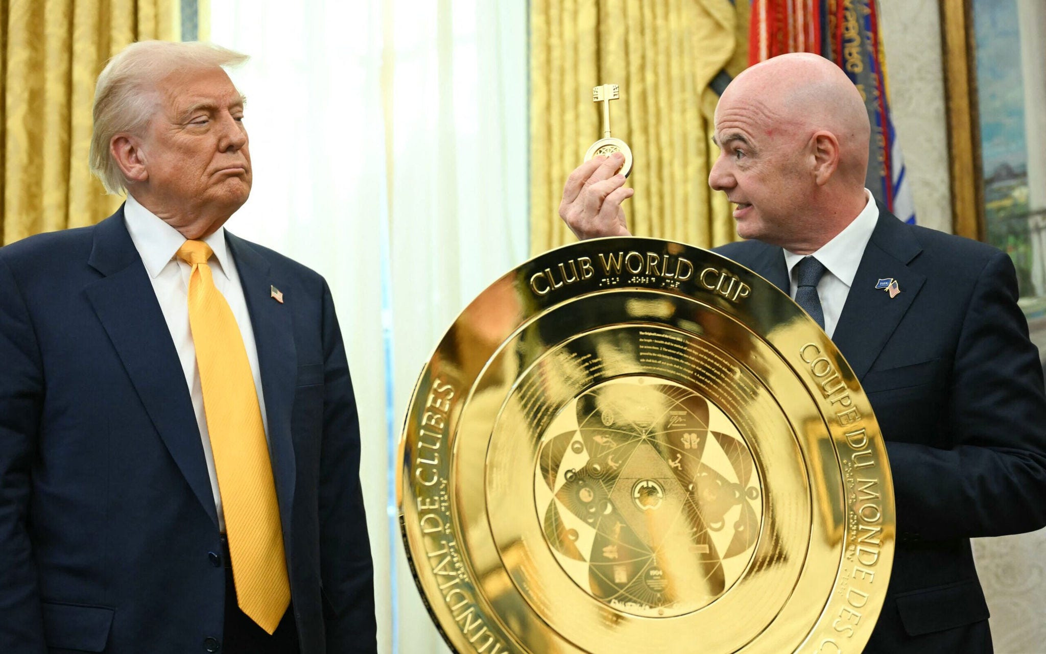 Donald Trump e Gianni Infantino na Casa Branca (Foto: Jim Watson/AFP)