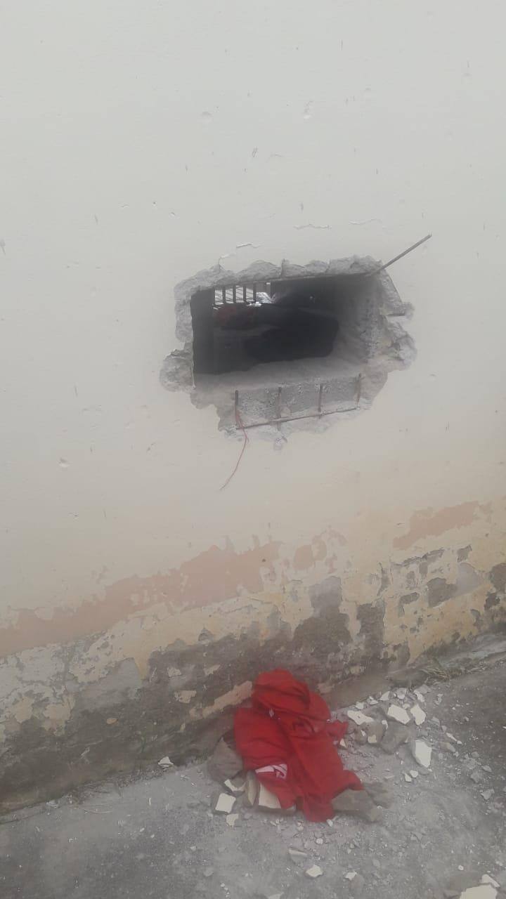 Preso fugiu por um buraco na parede do Ceresp, em Betim
