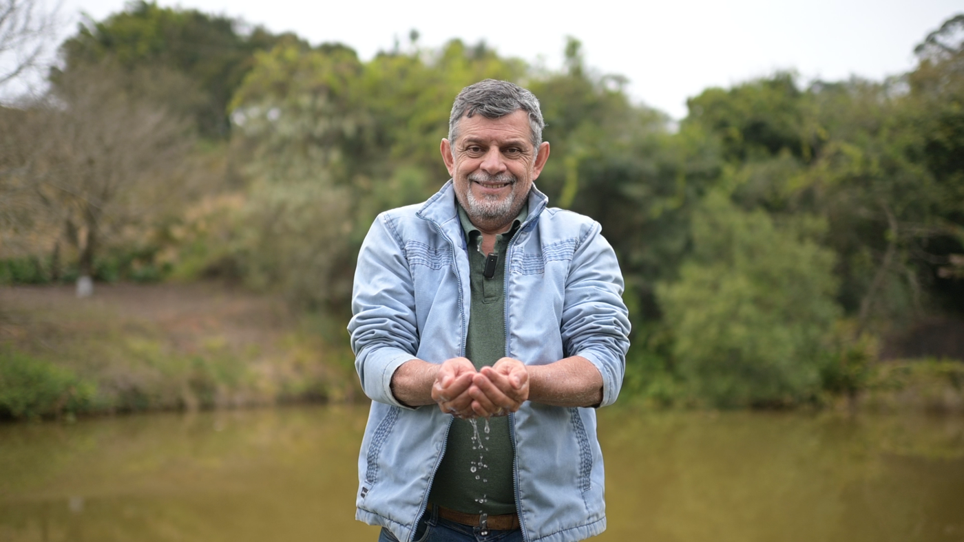 No sítio de 9 hectares de Marcelo Macedo, de 47 anos, a família cultiva hortaliças, banana-da-terra e café