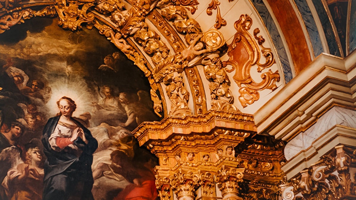 Altar-mor da Catedral de Mariana