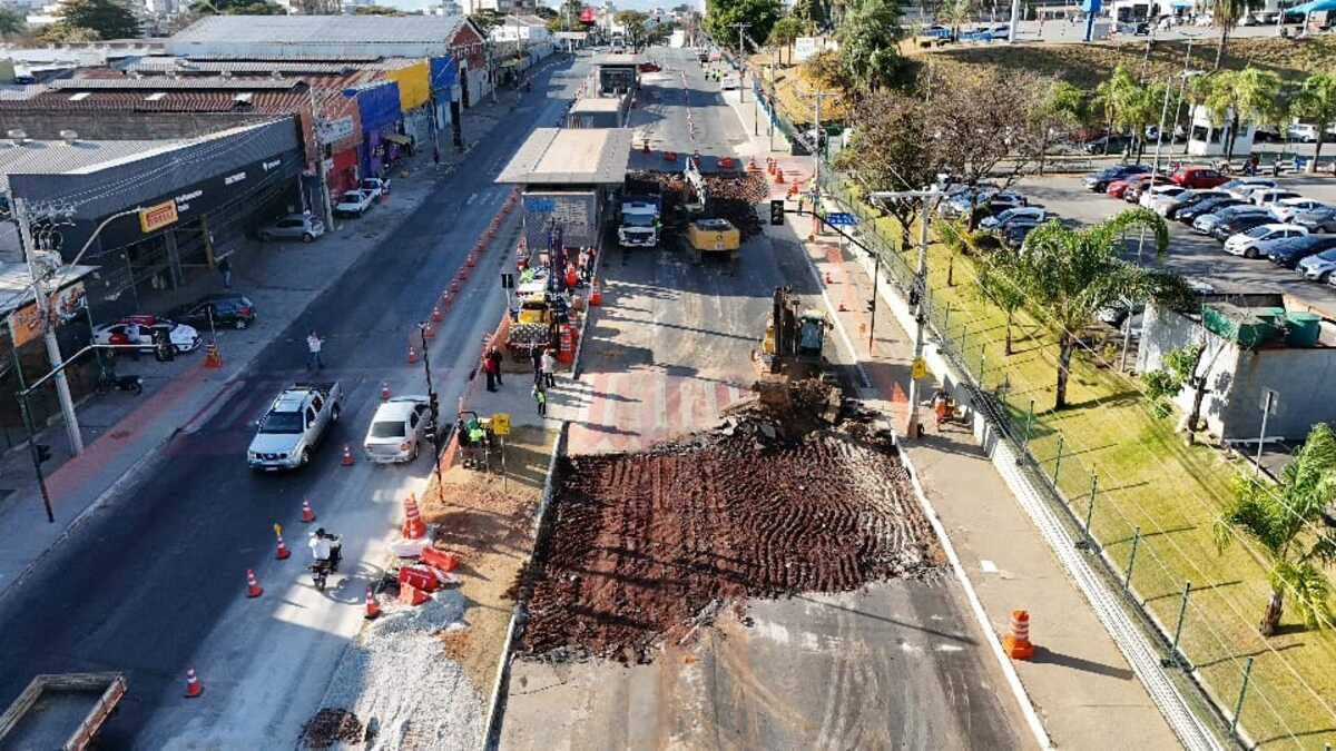 As obras visam corrigir desníveis, alargar pistas e melhorar o acesso às estações de ônibus.