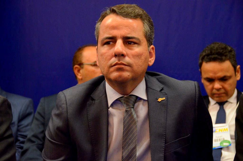 Presidente da AMM e prefeito de Moema, Julvan Lacerda disparou contra o governo federal