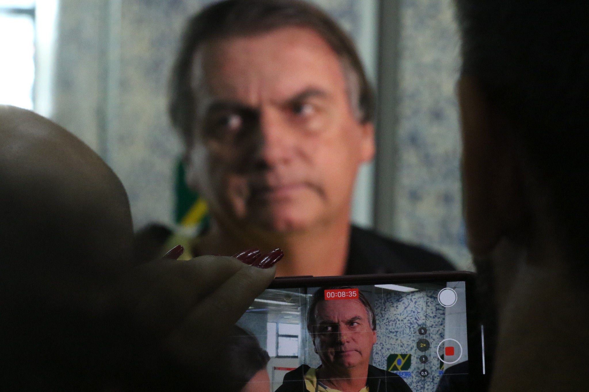 Pen drive analisado pela PF após ser encontrado em banheiro da casa de Jair Bolsonaro (foto): conteúdo considerado sem valor probatório, mas apreensão mantém atenção sobre entorno do ex-presidente
