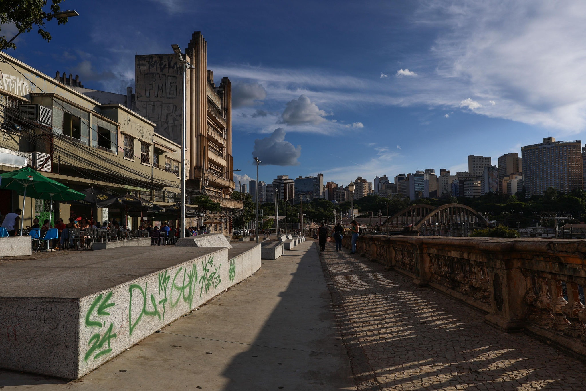 Rua Sapucaí teve atos de vandalismo antes da conclusão da revitalização