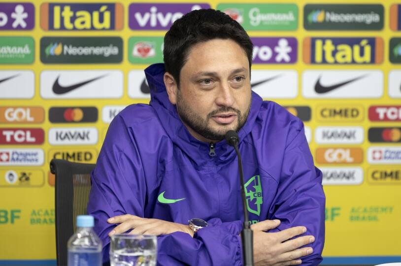 Técnico Arthur Elias destacou a velocidade e a força da seleção da Nigéria