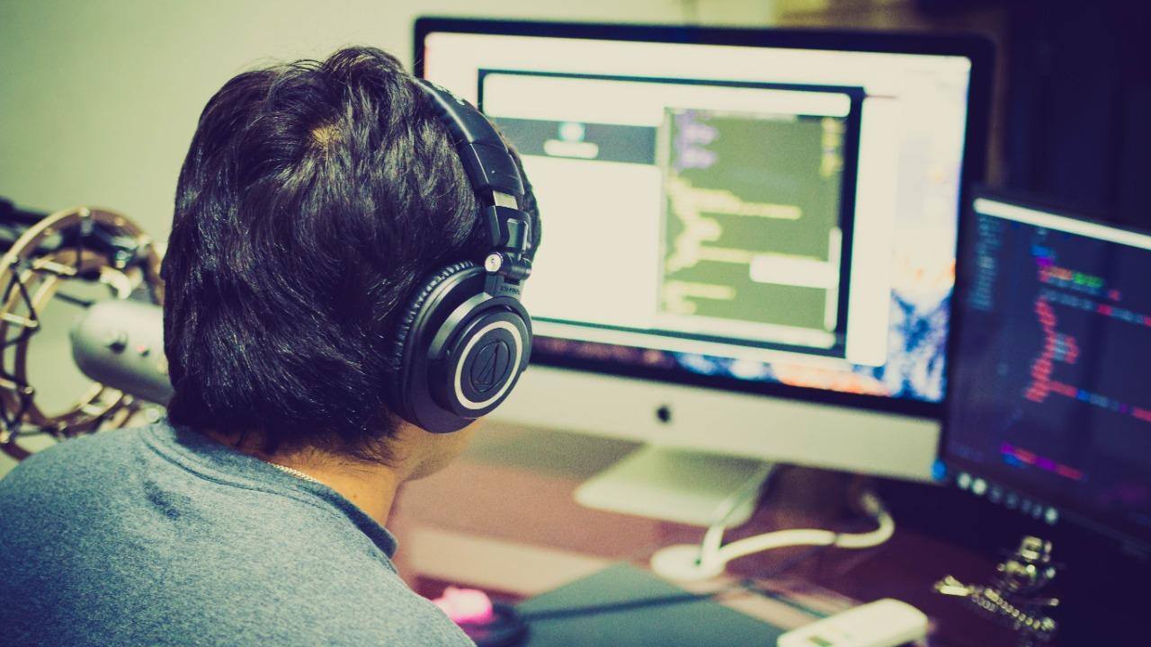 Quer trabalhar com tecnologia? Pelo menos 673,5 mil vagas serão geradas no país
