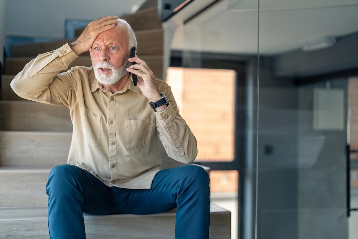 Pedido de dados por telefone estão entre os golpes mais comuns contra idosos