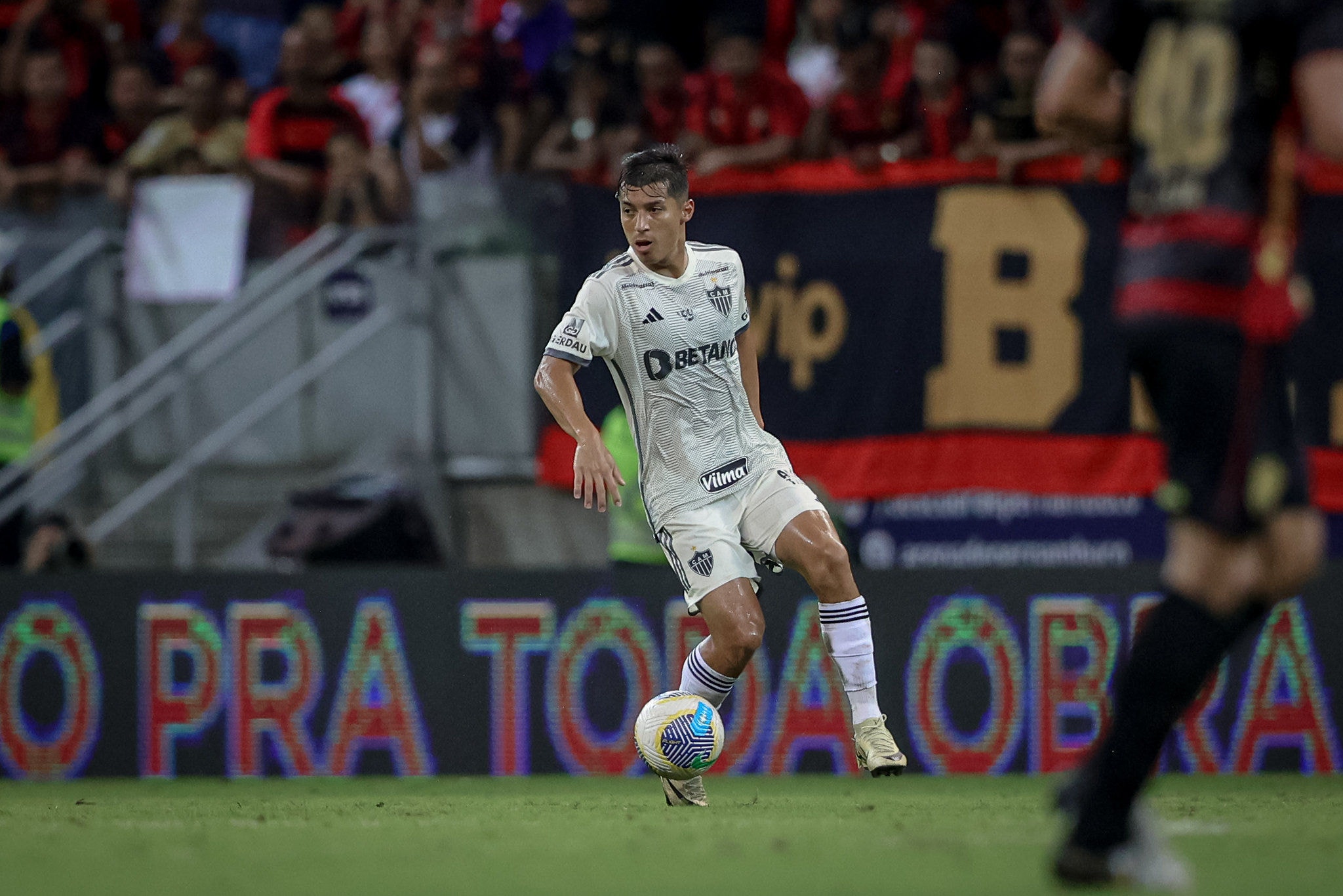 Alan Franco ganhou espaço no Atlético e virou titular de Gabriel Milito