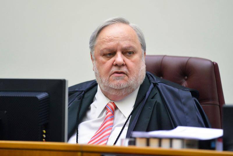 Ministro Felix Fischer é o decano do STJ