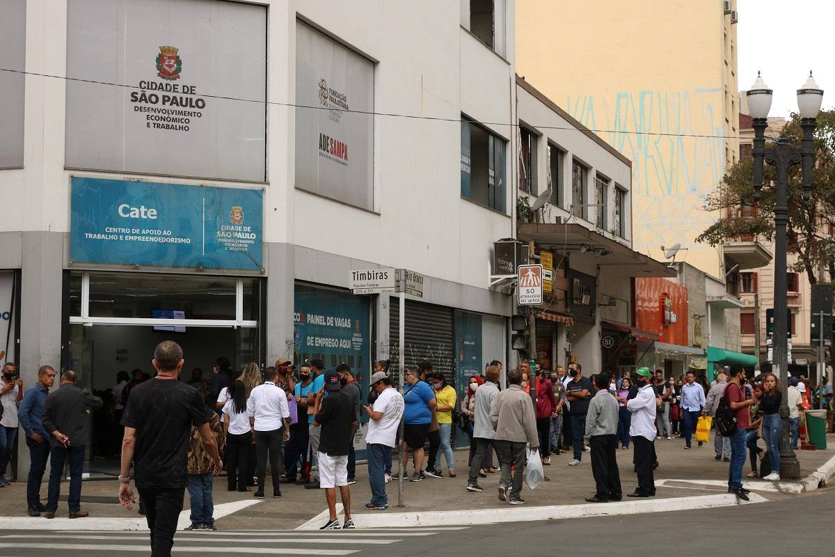 Taxa de desemprego recuou para 9,1% em julho de 2022