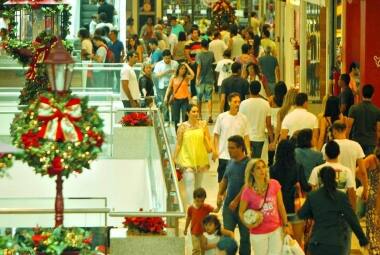 Comércio,No ano passado, vendas de Natal cresceram 5,1%; neste ano, expectativa é crescer 2,3%