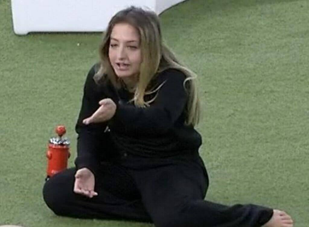 Bruna Griphao fica com rosto inchado e é atendida às pressas no BBB 23