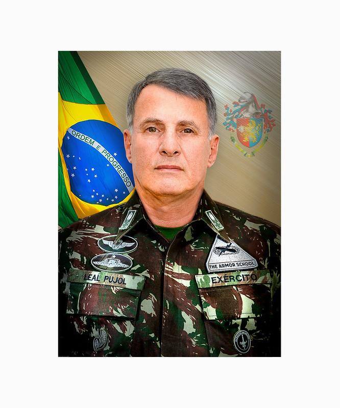 Pujol pode deixar o comando do Exército