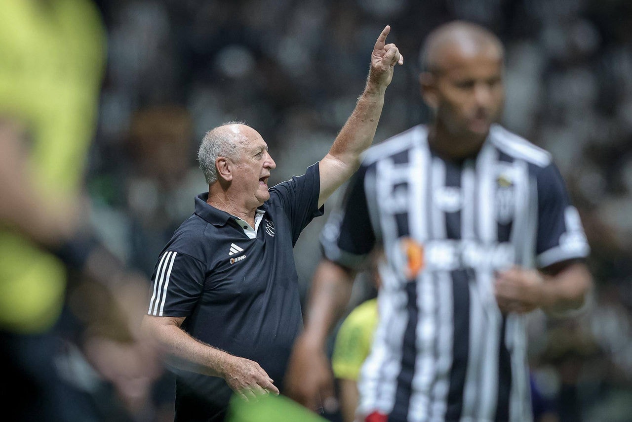 Felipão comandou o Atlético no sábado (3) diante do Cruzeiro