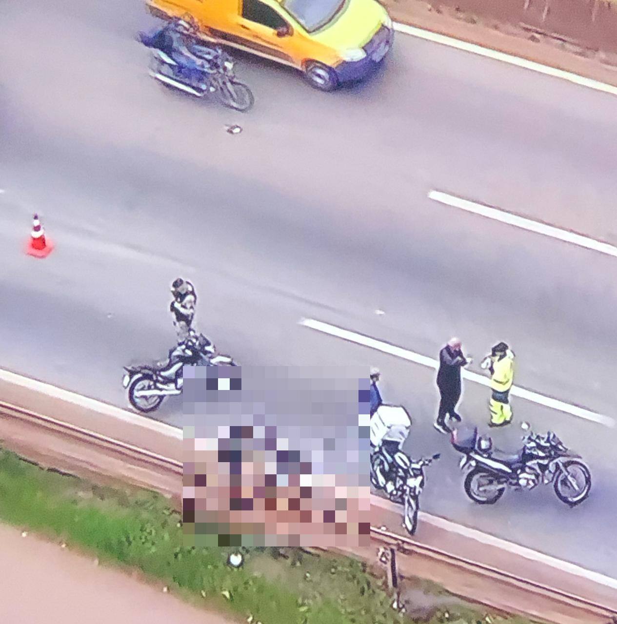 No Anel Rodoviário, uma mulher que estava na garupa de uma moto foi atropelada por um caminhão em maio deste ano