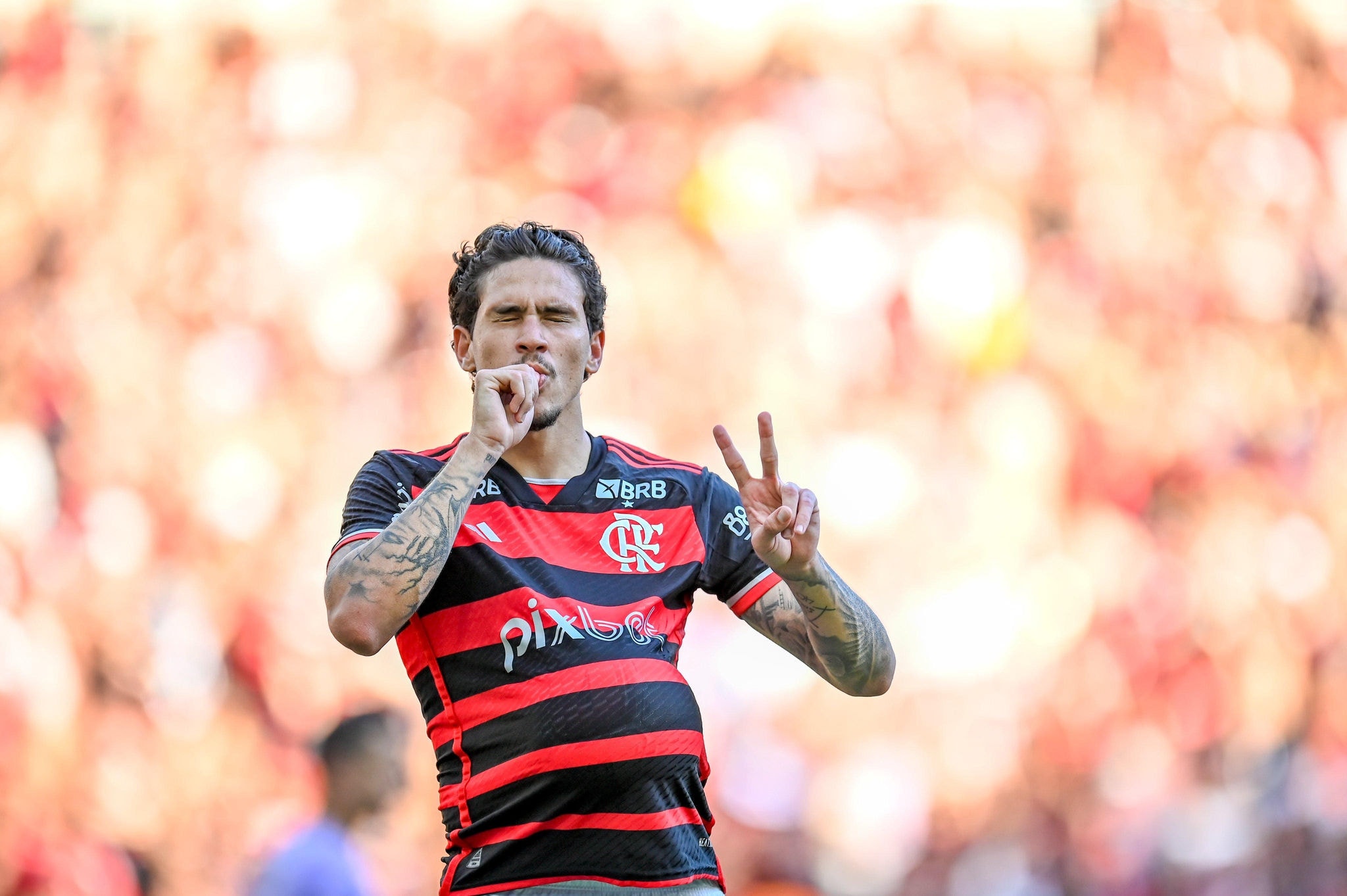 Pedro anunciou que será pai ao marcar o primeiro gol do clássico contra o Fluminense