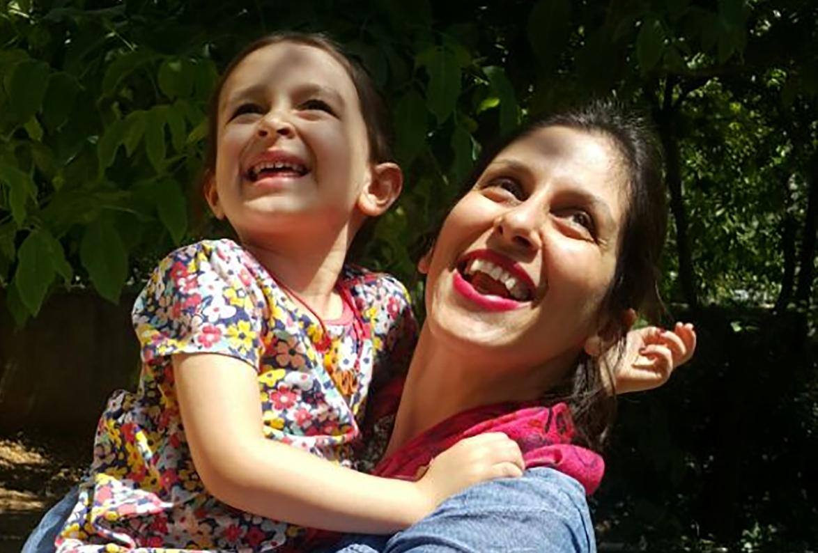 Nazanin Zaghari-Ratcliffe, de 41 anos, com sua filha