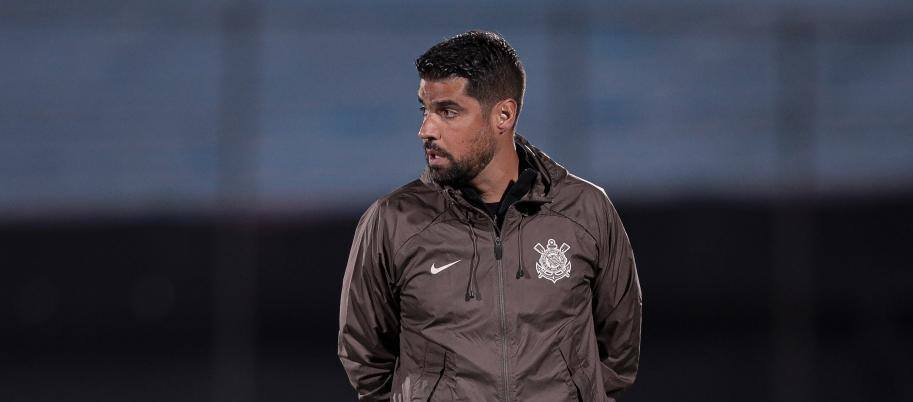 Bruno Lazaroni vai assinar súmula como técnico do Corinthians