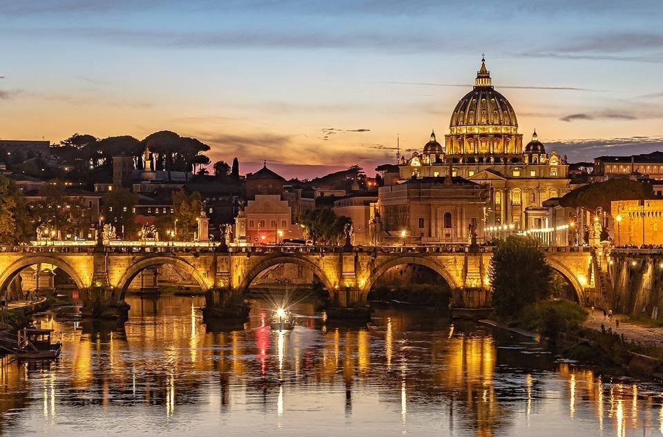 Itália oferece até 2 mil em reembolso para casais que desejam se casar na região de Lácio, onde fica Roma