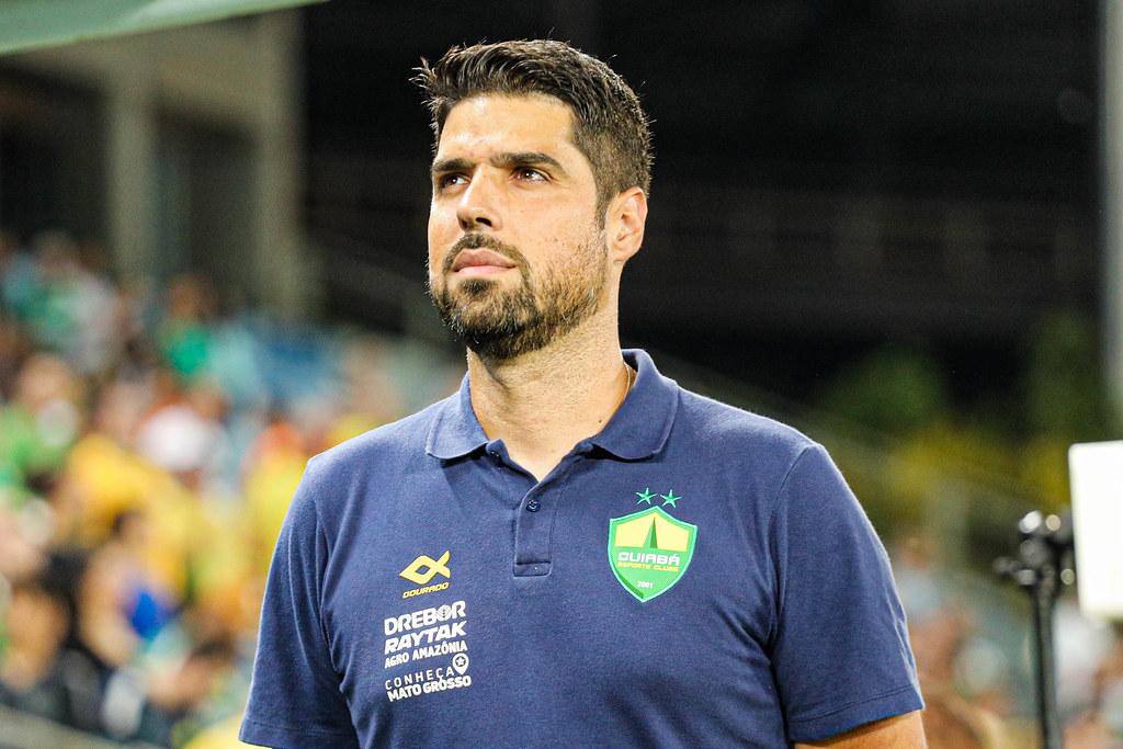 António Oliveira diz que confia na capacidade dos jogadores do Timão
