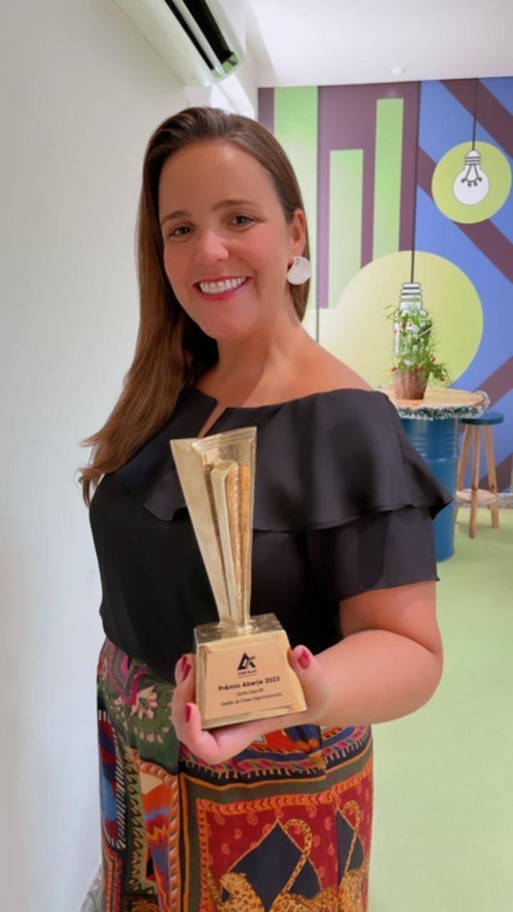 Raquel Ratton, gerente de comunicação e marketing da Santa Casa BH.