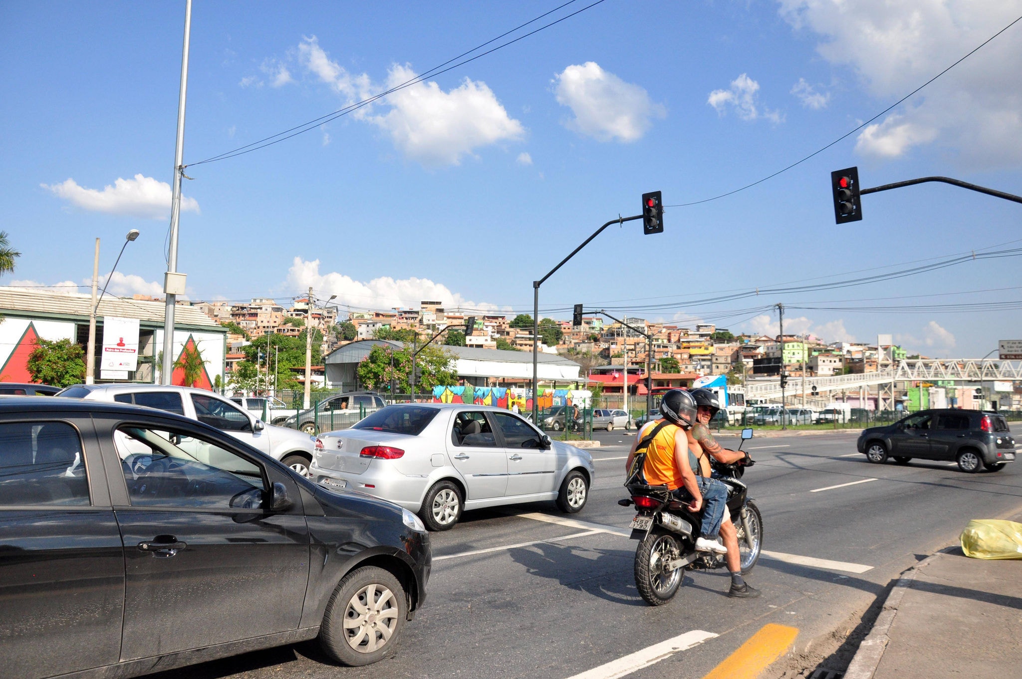 Cidades - Belo Horizonte - MGCruzamento da Avenida Cristiano MachadoFOTO: FERNANDA CARVALHO / O TEMPO - 11112013