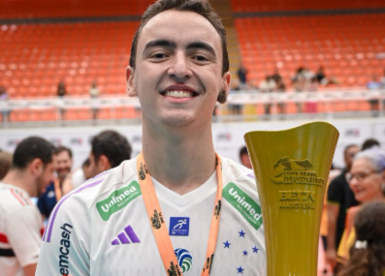Líbero João Centola, de 19 anos, integrará elenco principal do Sada Cruzeiro para a próxima temporada