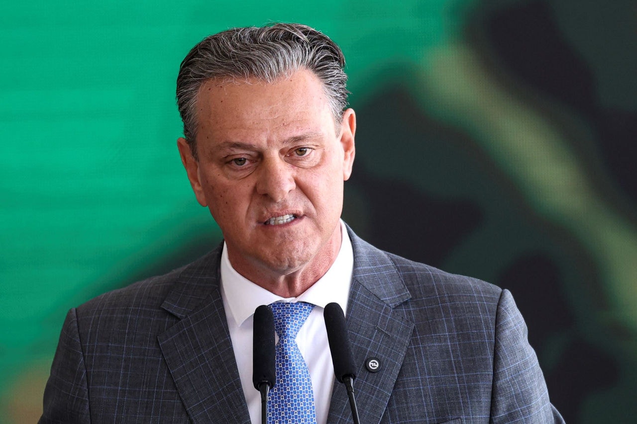 Ministro da Agricultura, Carlos Fávaro, critica Selic de 15% durante lançamento do Plano Safra 2025/2026