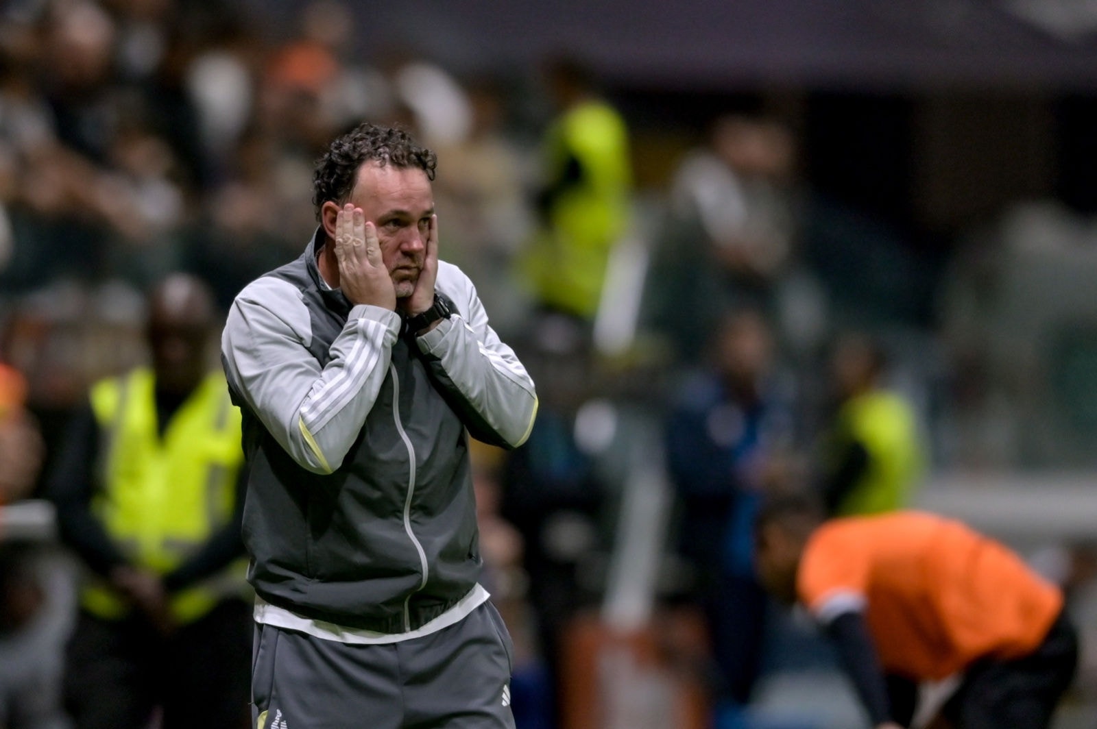 O técnico do Atlético, Gabriel Milito, reconheceu o desempenho ruim da defesa após a derrota para o Flamengo