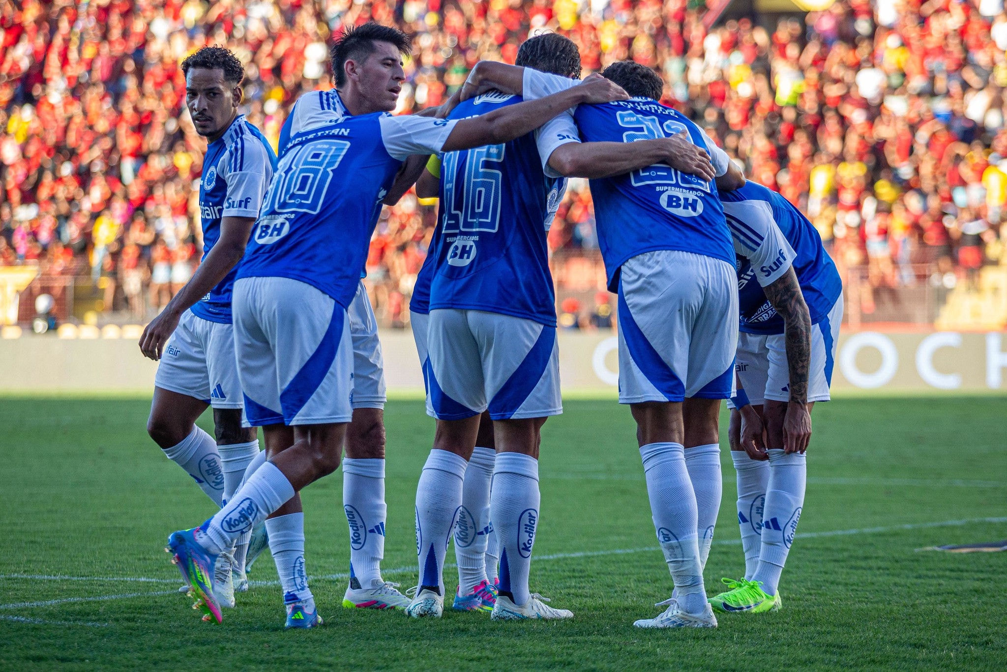 Cruzeiro em jogo no Recife, contra o Sport, pelo Brasileirão 2025