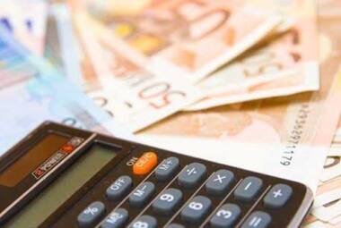 Beneficiários receberão metade do 13º salário