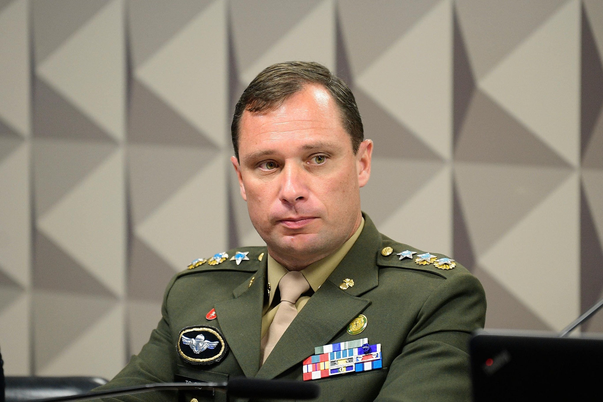 O tenente-coronel Mauro Cid, enquanto prestava depoimento à CPMI do 8 de janeiro, em julho