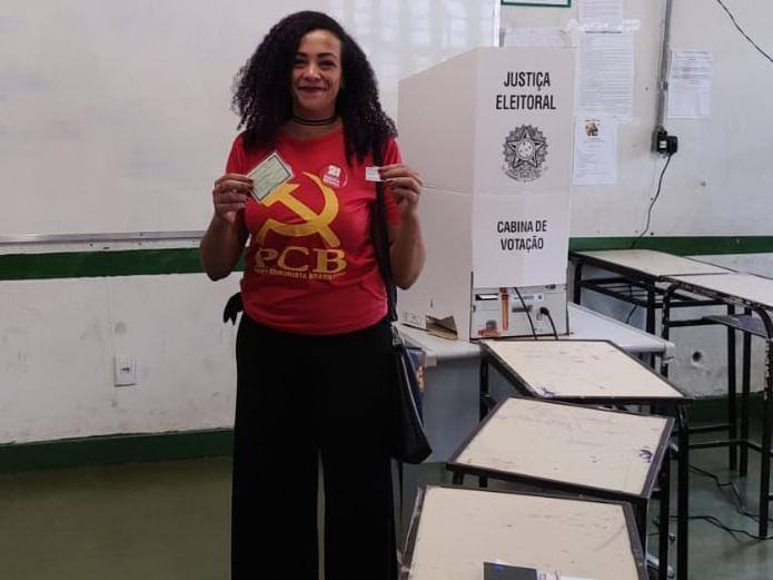 A candidata ao governo de Minas, Renata Regina (PCB), criticou o processo eleitoral