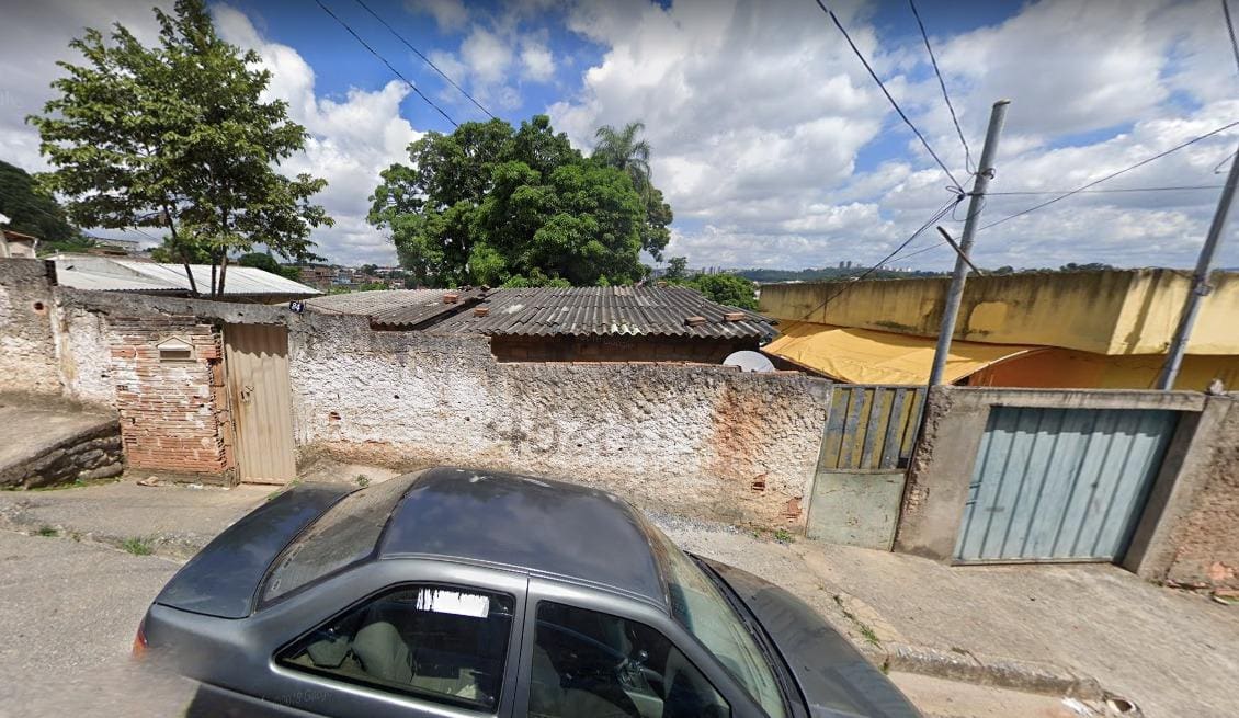 Corpo carbonizado estava em um barracão em chamas na rua Beira Alta, no bairro São Francisco