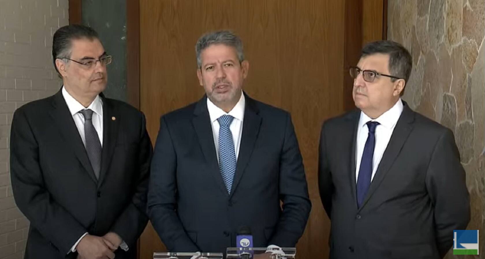 Arthur Lira com os deputados Lafayette Andrada (Republicanos-MG) e Danilo Forte (União-CE) após reunião com Adolfo Sachsida