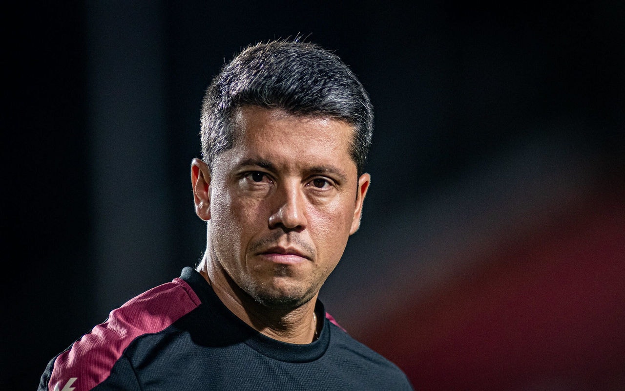 Thiago Carpini antes de jogo pelo Vitória (Foto: Victor Ferreira / EC Vitória)
