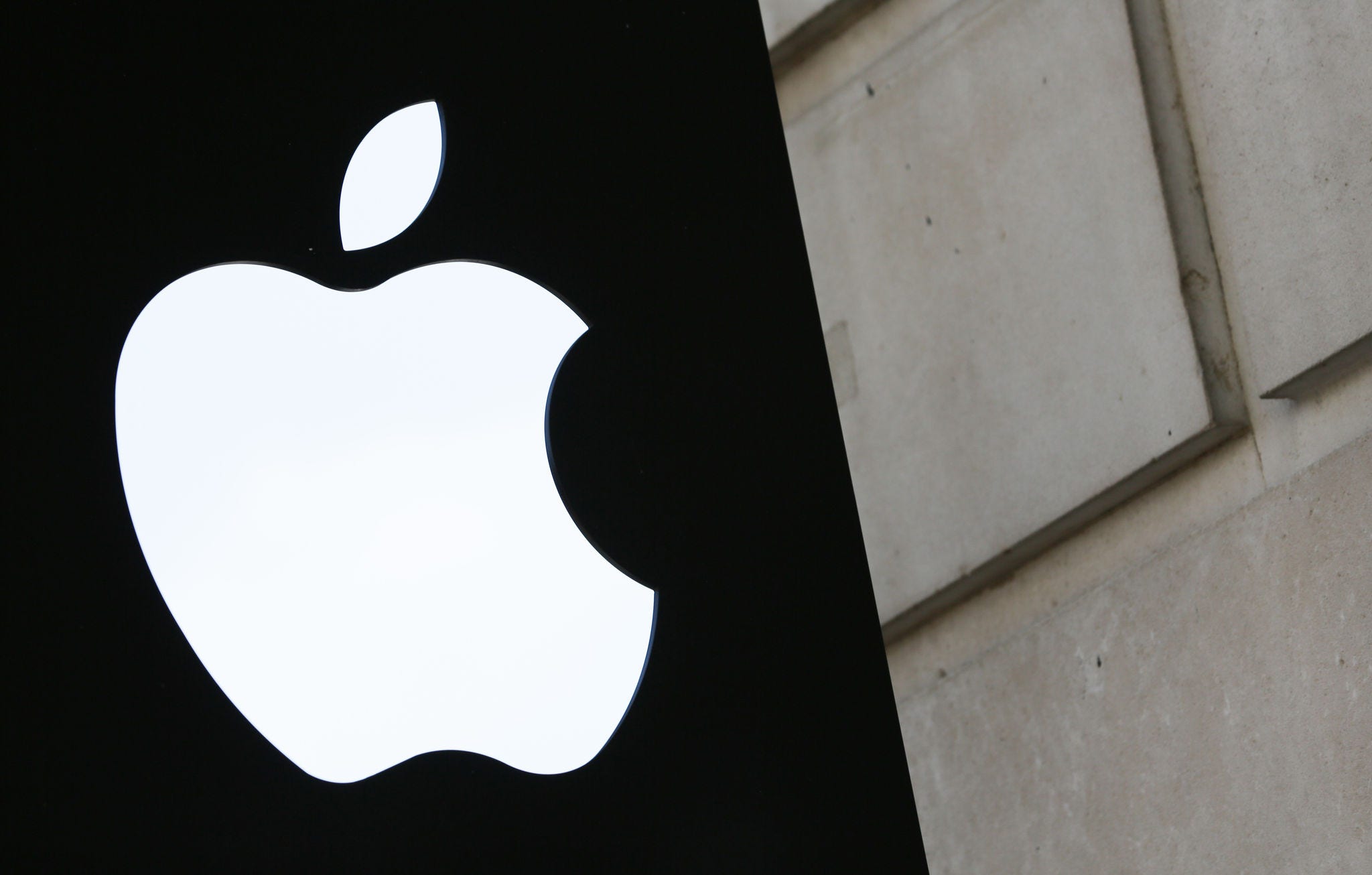 Governo irlandês vai recorrer da decisão da UE sobre impostos atrasados da Apple