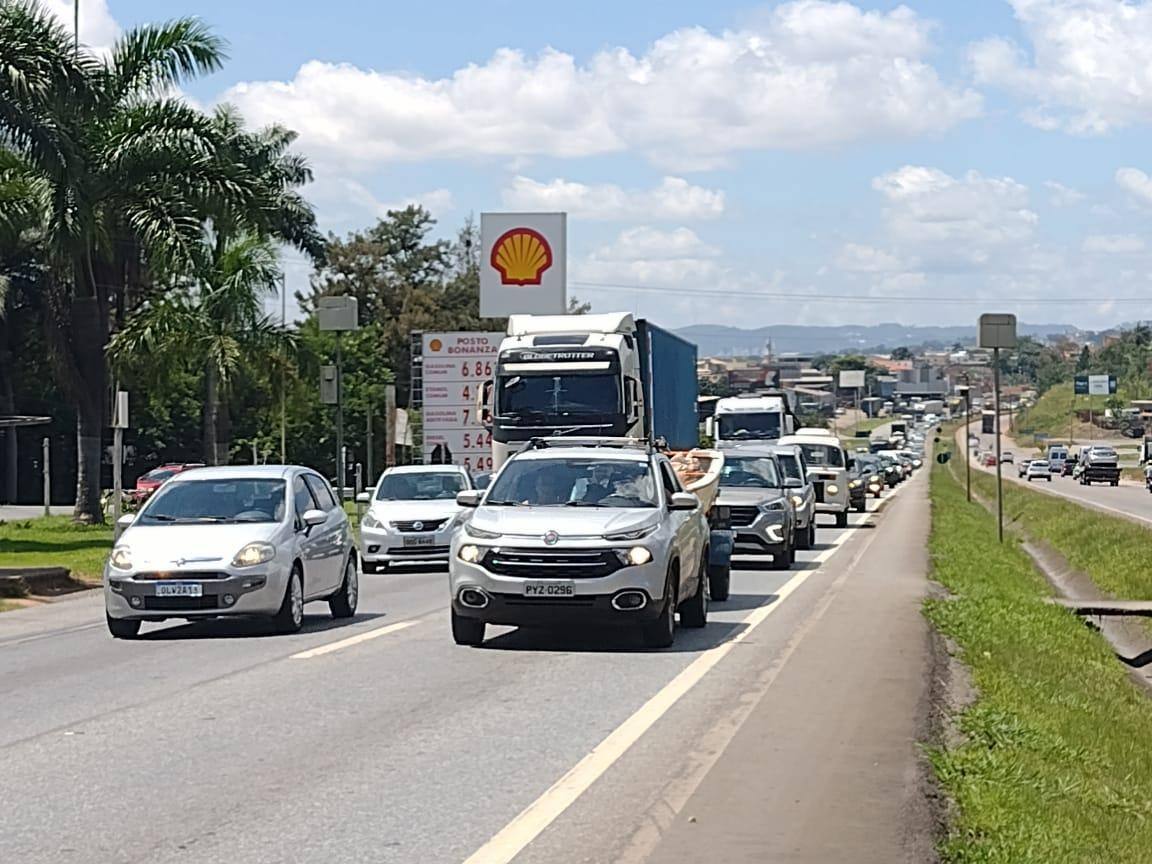 BR-040 com trânsito intenso próximo ao Ceasa