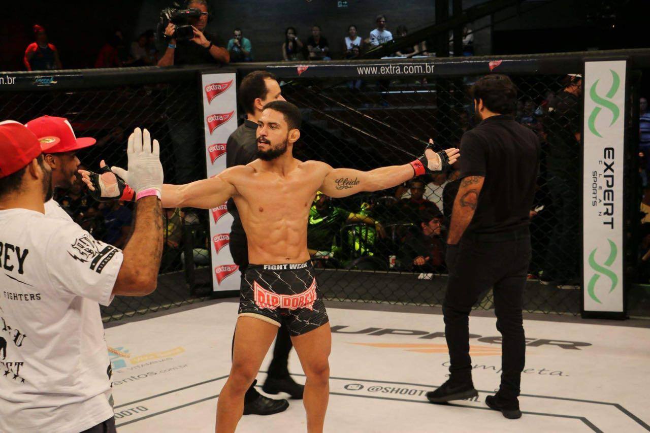 O belo-horizontino Fiuri Ribeiro vai desafiar o também mineiro Glyan Alves, pelo cinturão do peso super-galo do Shooto Brasil