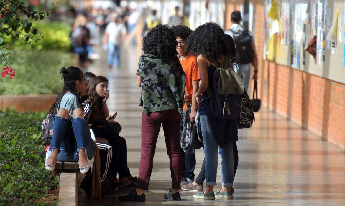 Lei de Cotas reserva vagas nas universidades para estudantes negros, pardos, indígenas, com deficiência e de baixa renda