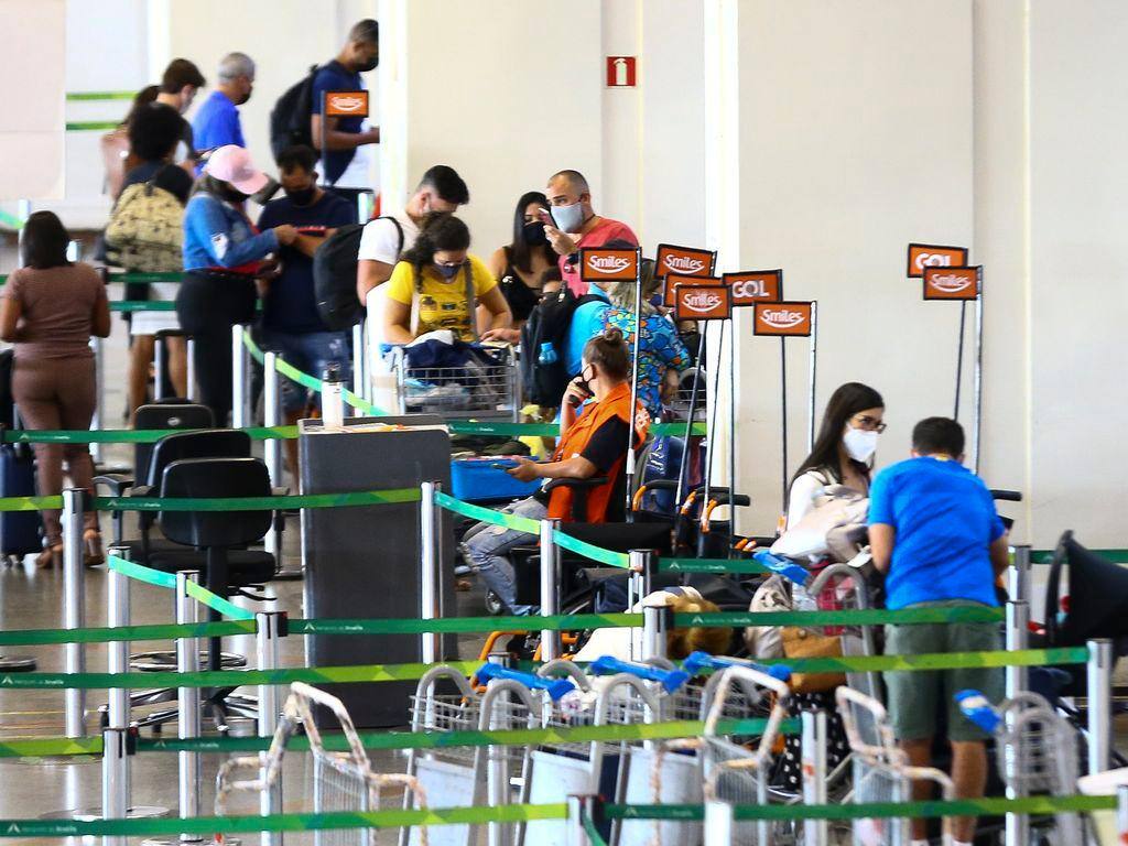 Passageiro vacinado que vem do exterior não vai mais precisar de teste negativo de Covid-19 para entrar no Brasil