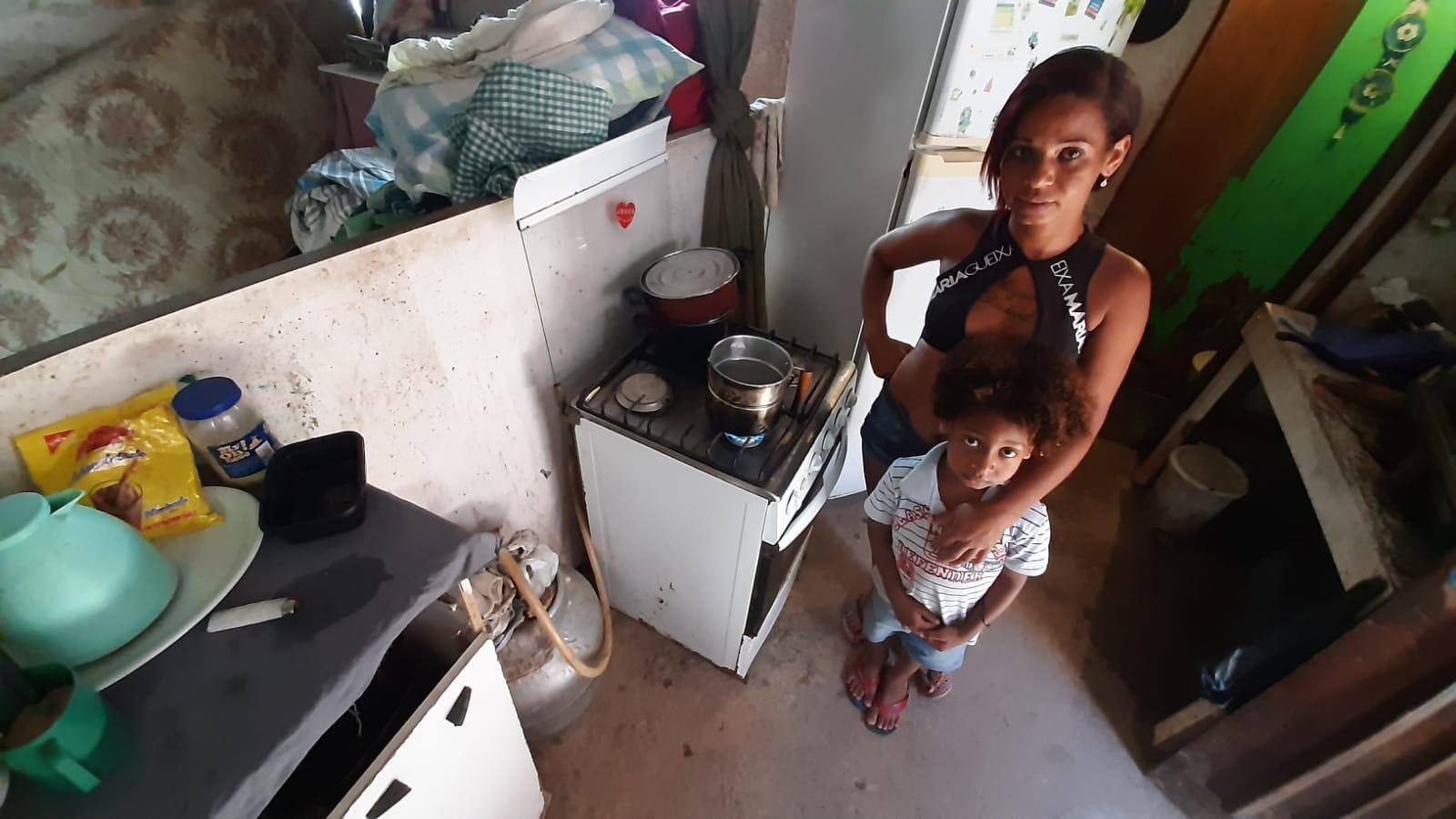 O impacto do aumento do gás de cozinha no orçamento familiar, da cabeleireira desempregada Amanda, é de 61%