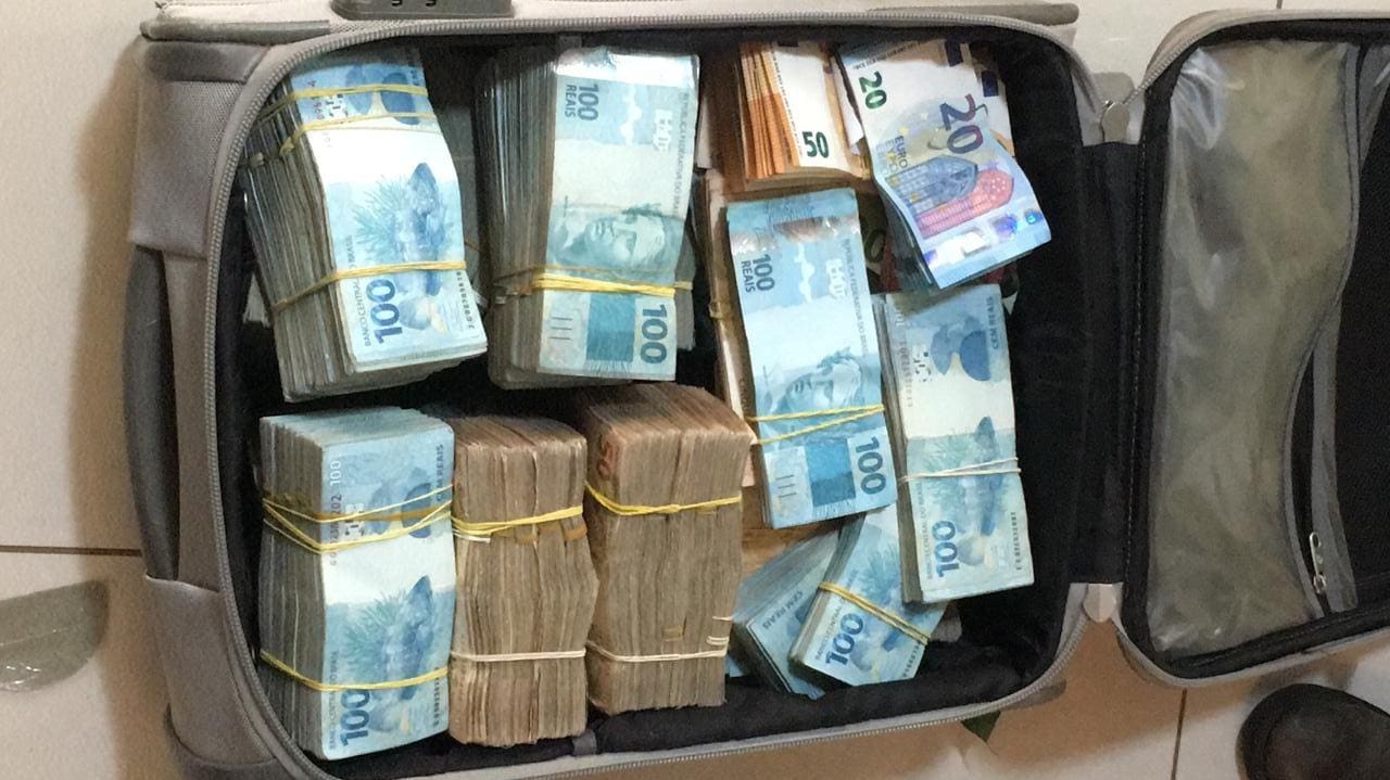 mala com dinheiro
