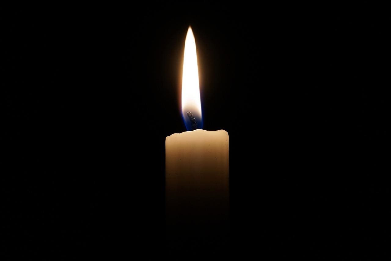 Vela acesa