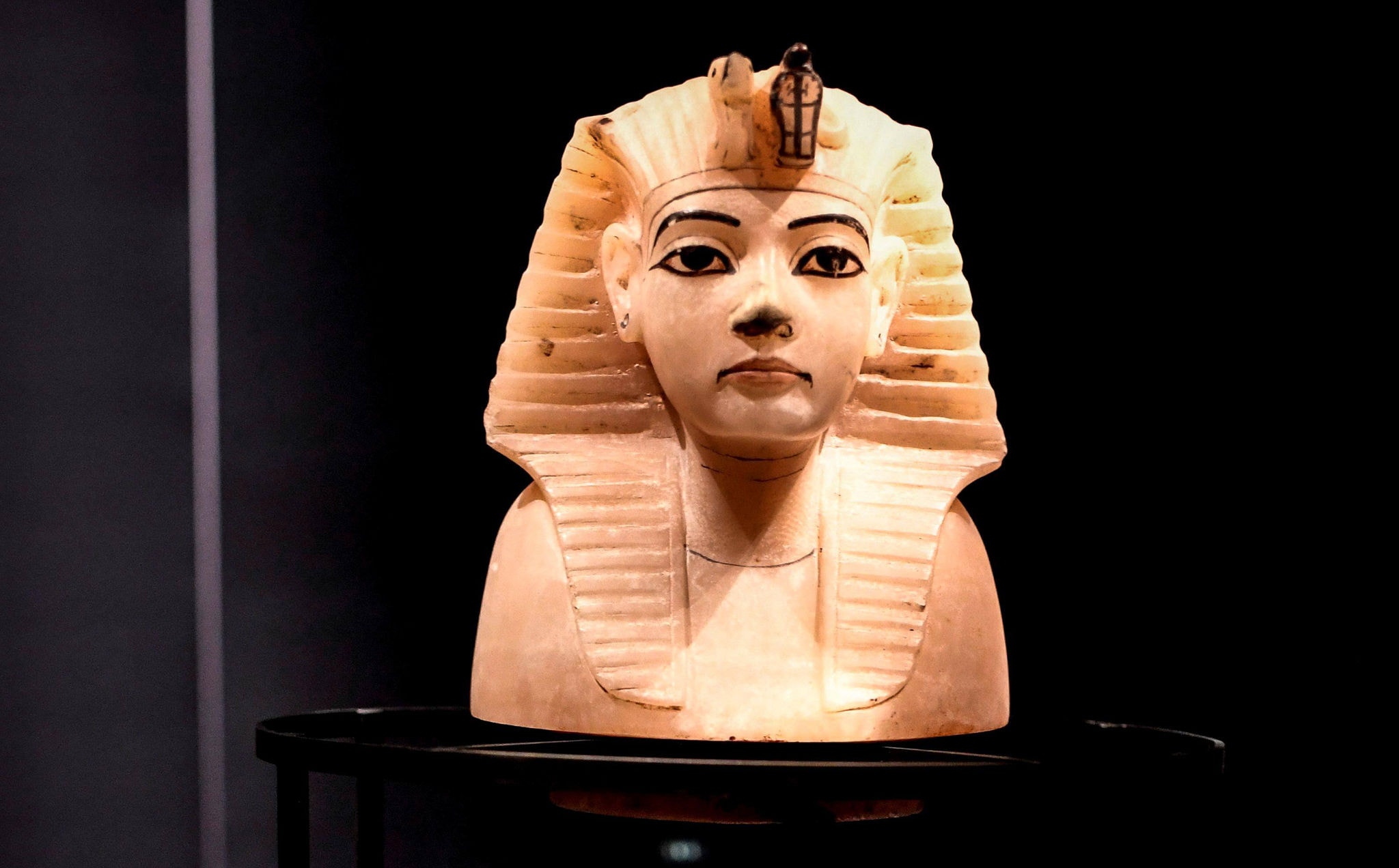 Os objetos vêm da tumba de Tutancâmon, descoberta em 1922