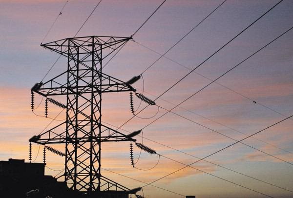 Governo avalia sistemas de transmissão de energia