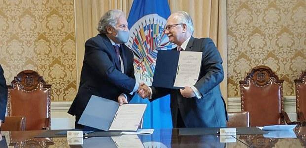 Presidente do TSE, Edson Fachin oficializa acordo com a OEA