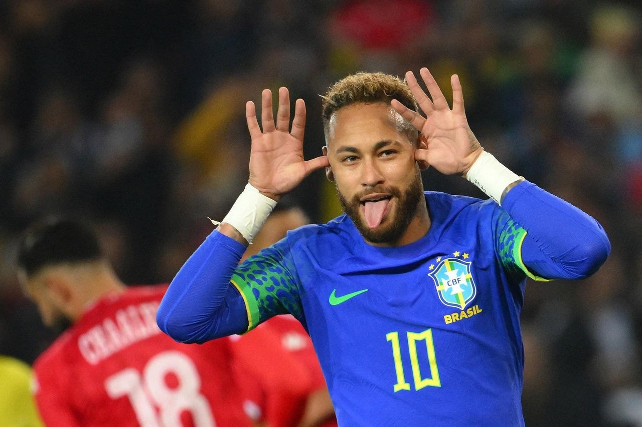 Neymar está afastado dos gramados tratando lesão no joelho