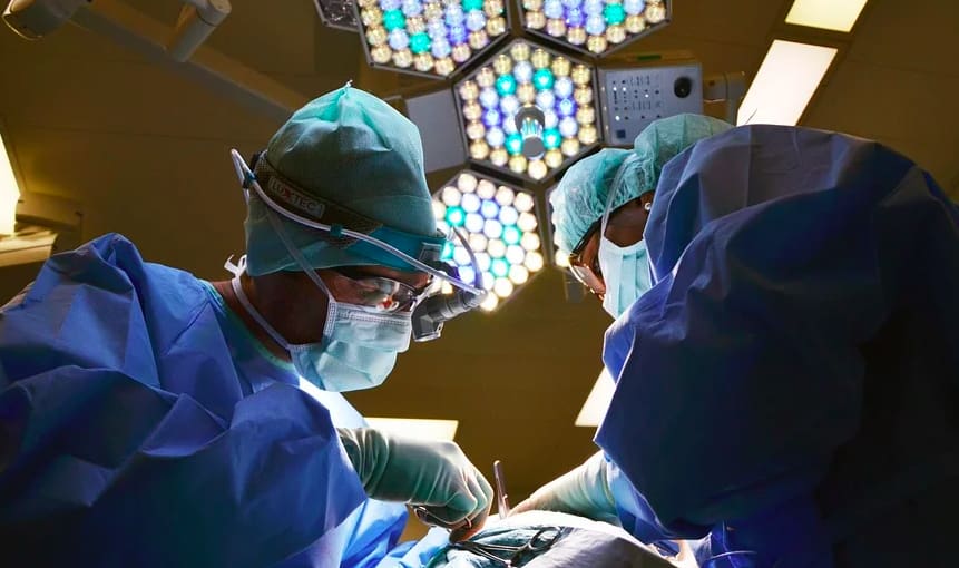 médico cirurgia cirurgião coronavírus